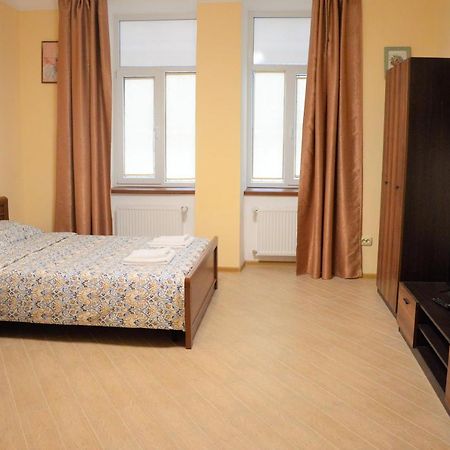 У Князя Лева Поряд Площі Ринок At Duke'S Aparment Next To Rynok Square Apartment Lviv Exterior photo