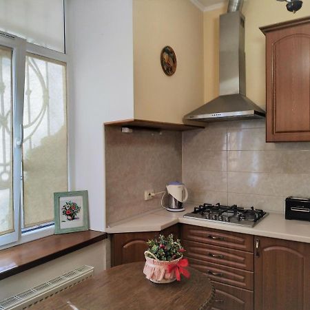 У Князя Лева Поряд Площі Ринок At Duke'S Aparment Next To Rynok Square Apartment Lviv Exterior photo