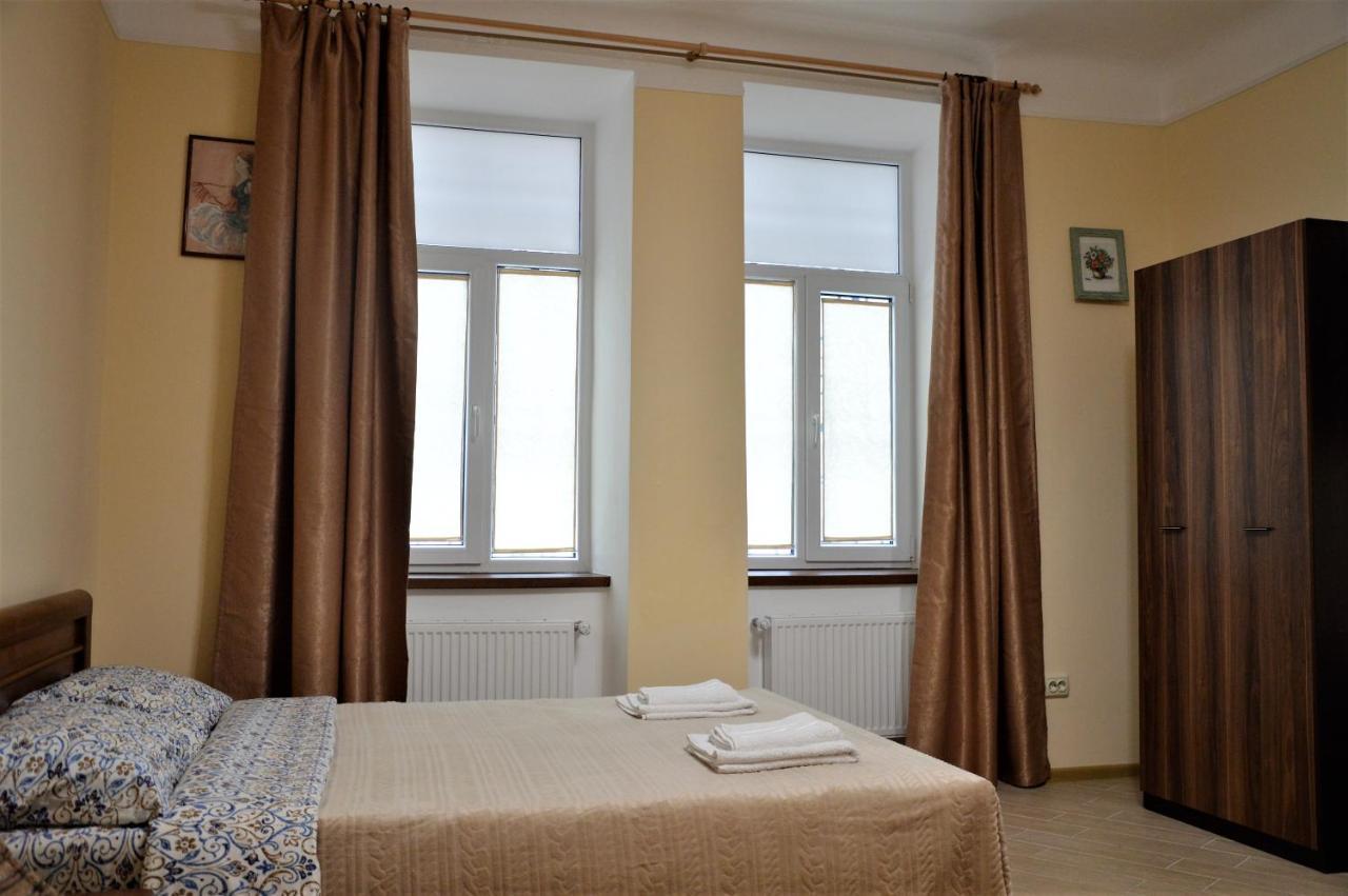 У Князя Лева Поряд Площі Ринок At Duke'S Aparment Next To Rynok Square Apartment Lviv Exterior photo